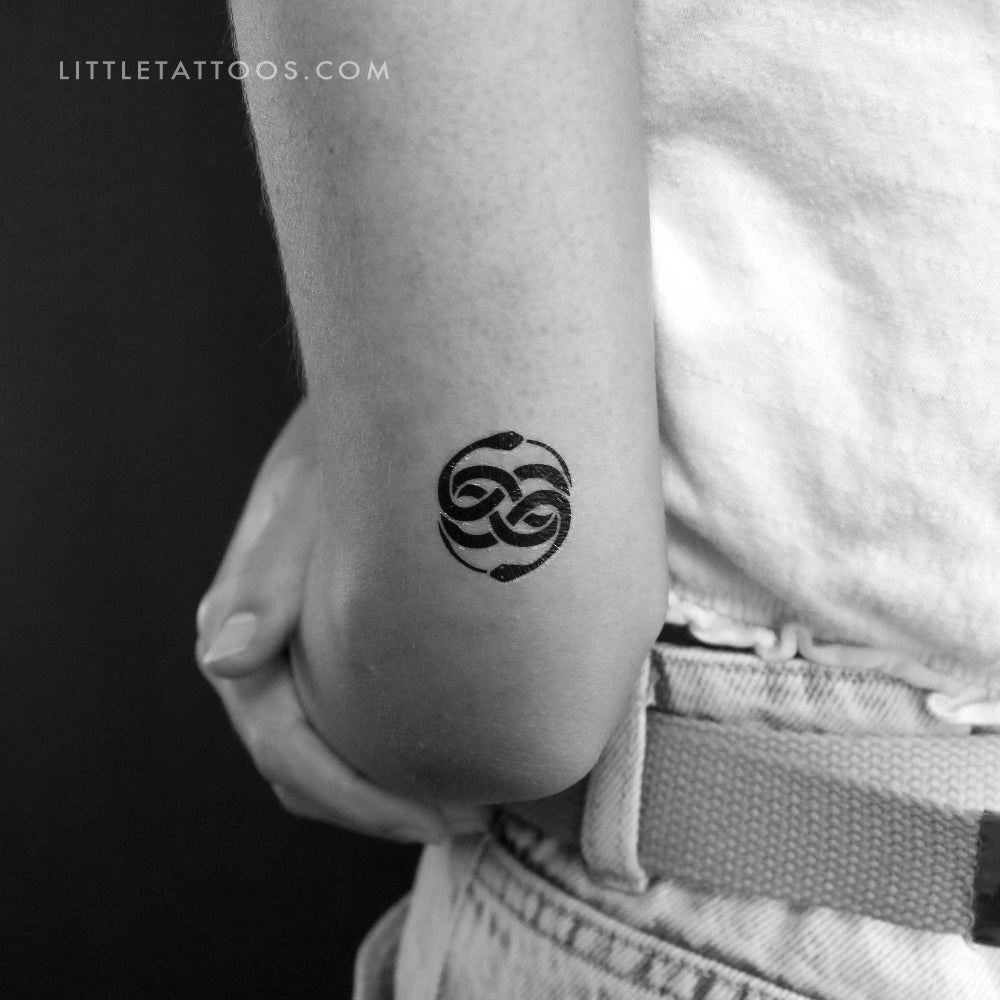 Celtic Knot Trinity Heart Love Endless Vector on White Background for Tattoo  Symbol Religion Icon Logo. Vector Illustration Stock Vector - Illustration  of background, symbol: 353383400, image size:1000x1000