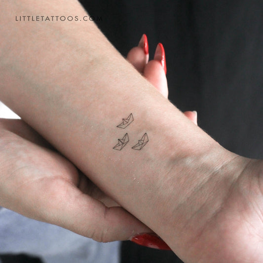 Tatuaje temporal de tres barquitos de papel (juego de 3)
