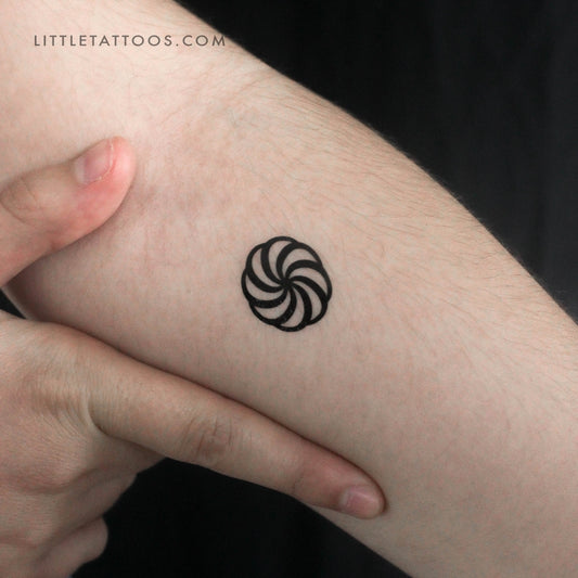 Tatuaje temporal del símbolo armenio de la eternidad (mirando hacia la derecha) - Juego de 3