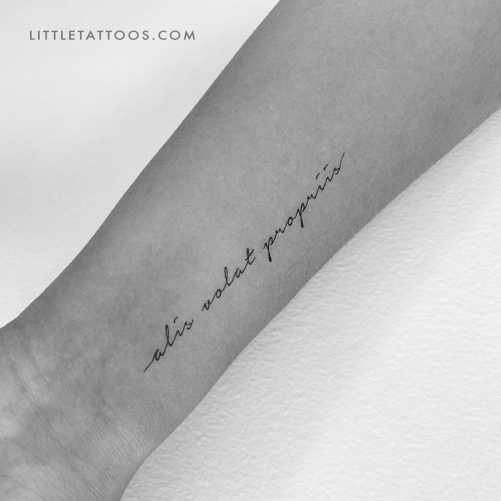 Tatuaje temporal Alis Volat Propriis - Juego de 3
