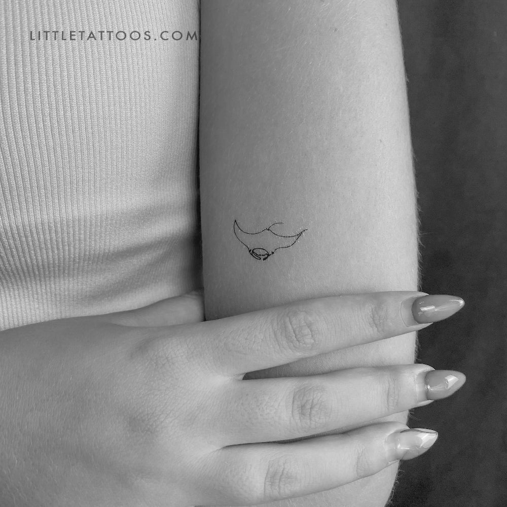 Fine Line Manta Ray Temporary Tattoo - Set of 3