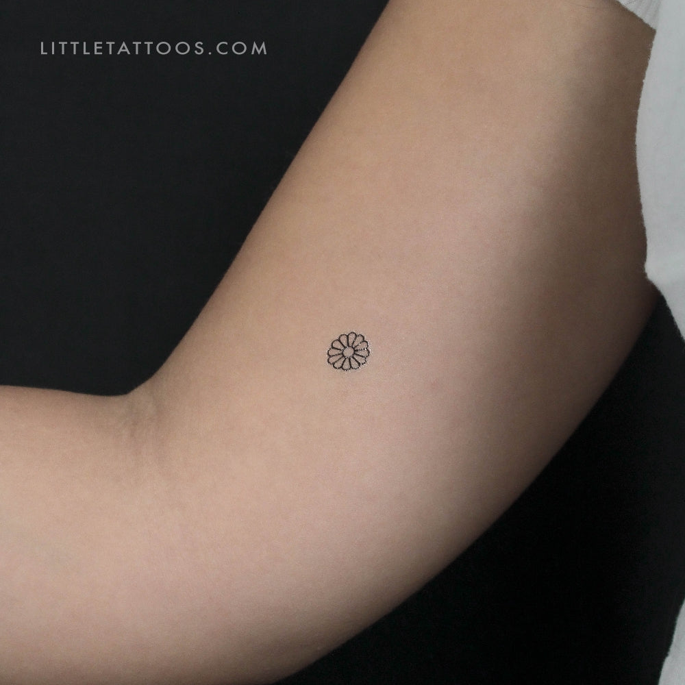 Minimalist Daisy Temporary Tattoo - Set of 3