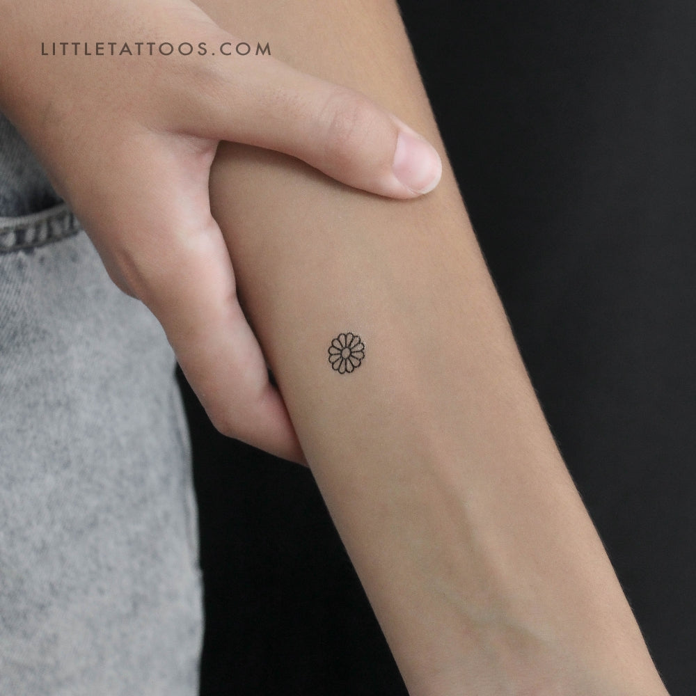 Minimalist Daisy Temporary Tattoo - Set of 3