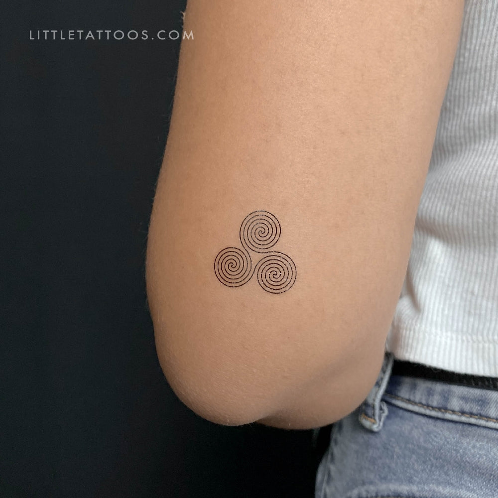 Tatuaje temporal de triskelion (juego de 3)