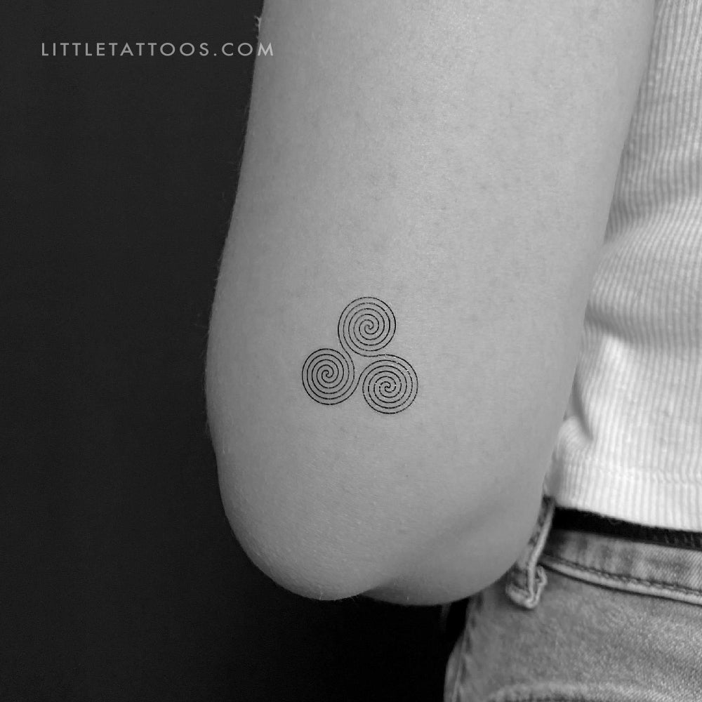 Tatuaje temporal de triskelion (juego de 3)