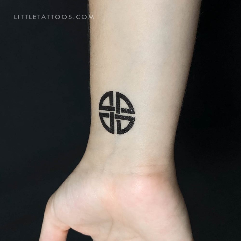 Celtic Shield Knot Temporary Tattoo - Set of 3 – Little Tattoos, image size:1000x1000