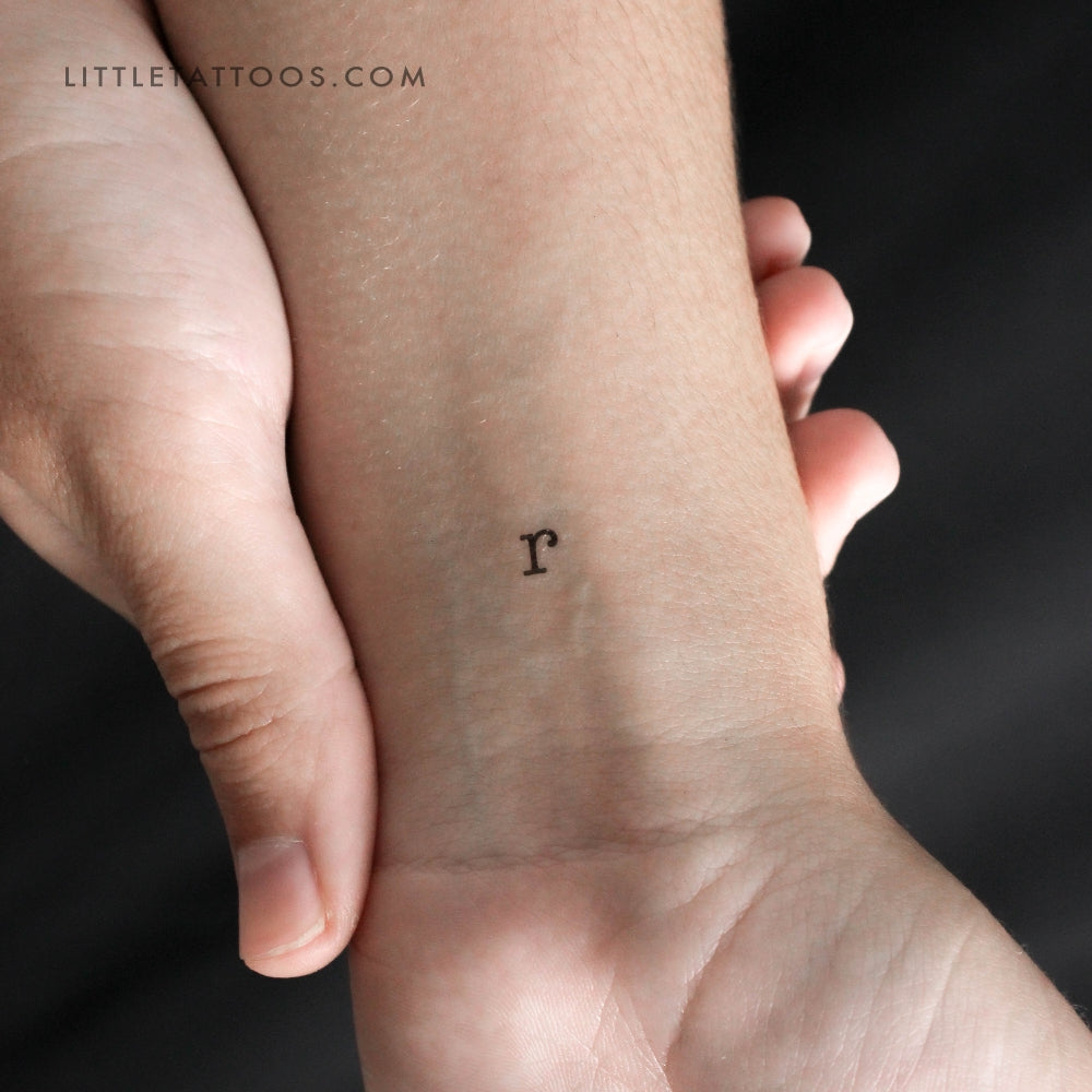 Tatuaje temporal de la letra R minúscula de máquina de escribir (juego de 3)