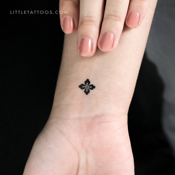 Small Hana Wachigai Temporary Tattoo - Set of 3