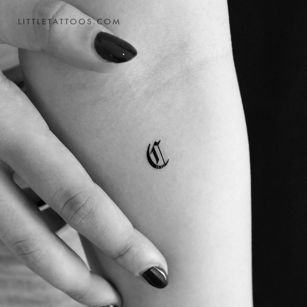 Tatuaje temporal de la letra C gótica - Juego de 3