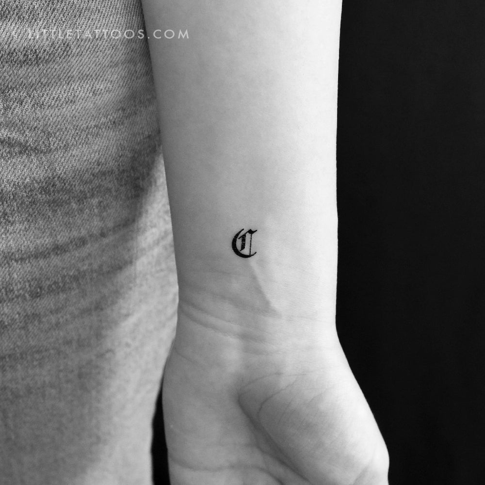 Tatuaje temporal de la letra C gótica - Juego de 3