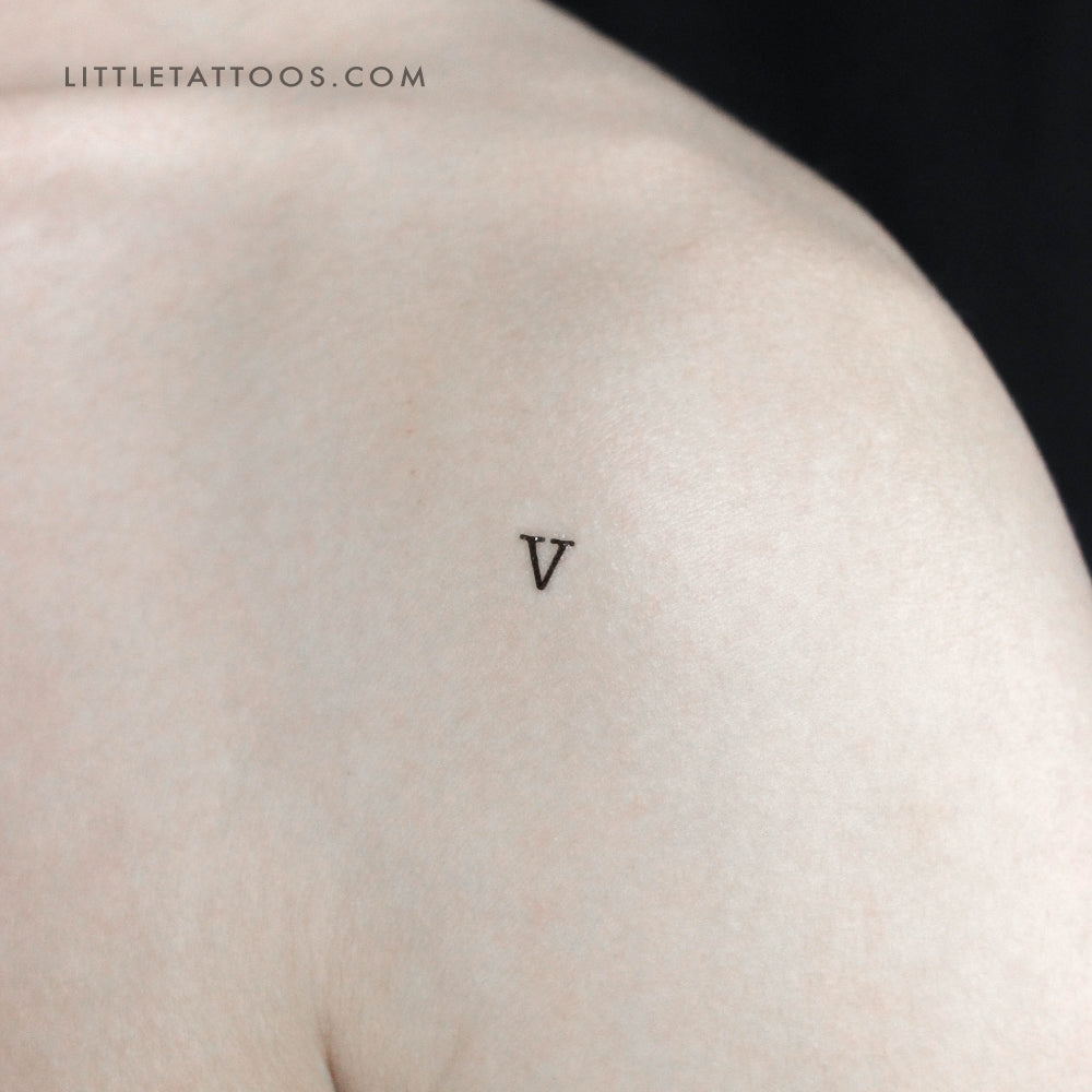 Tatuaje temporal de letra V mayúscula para máquina de escribir (juego de 3)