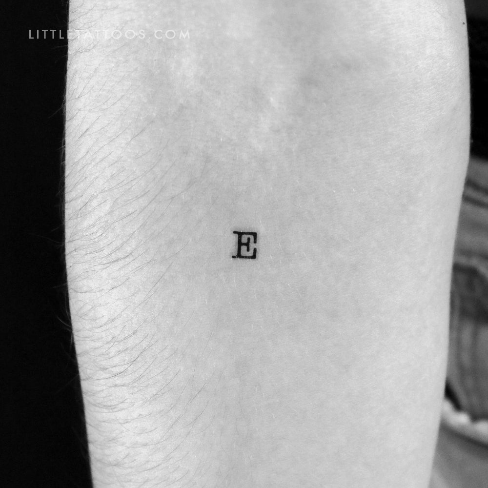 Tatuaje temporal de la letra E mayúscula de máquina de escribir (juego de 3)