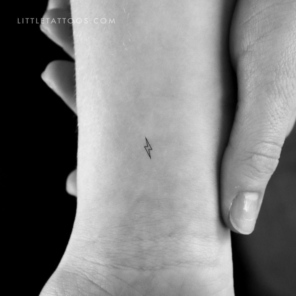 Tatuaje temporal de un pequeño rayo negro (juego de 3)
