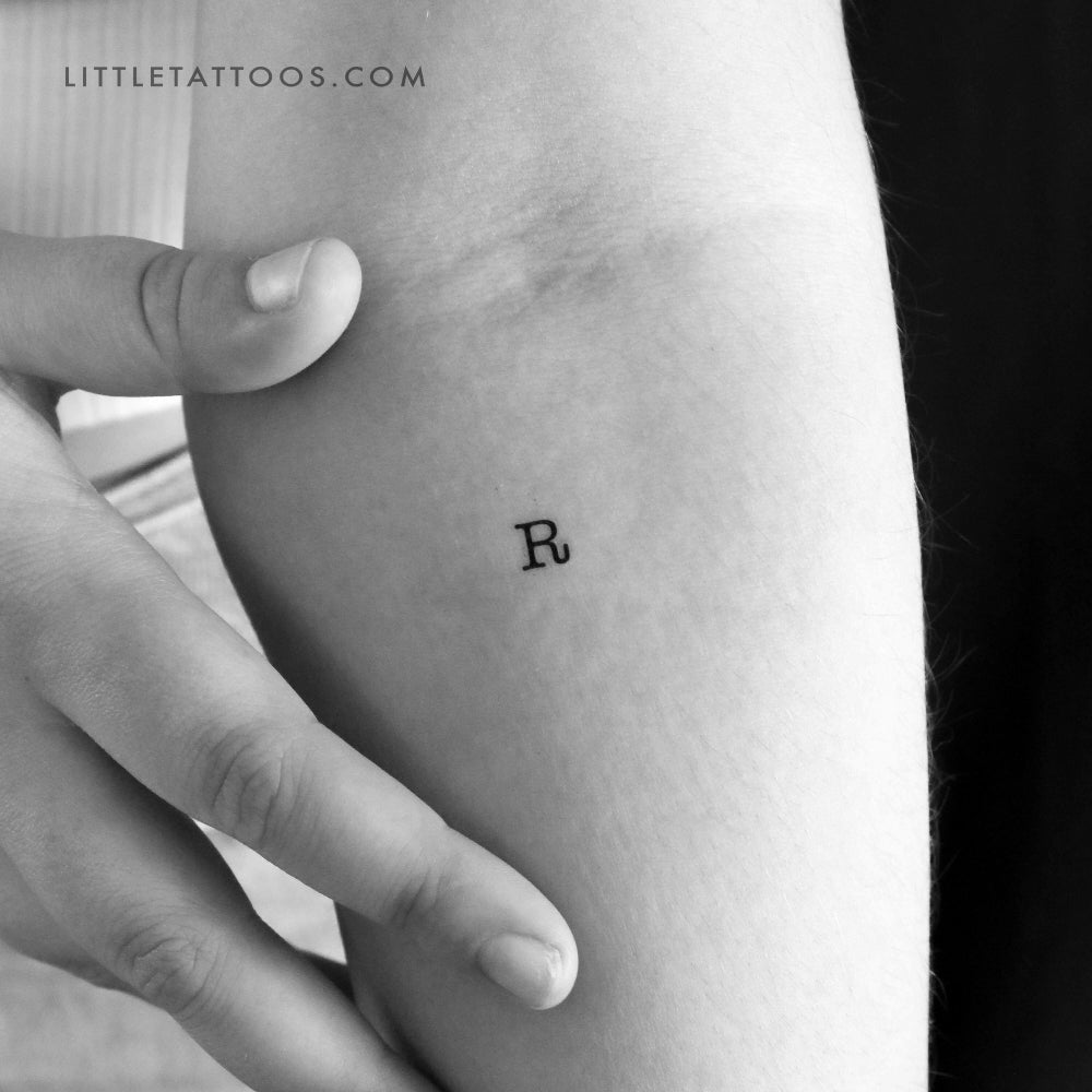 Tatuaje temporal de la letra R mayúscula de máquina de escribir (juego de 3)