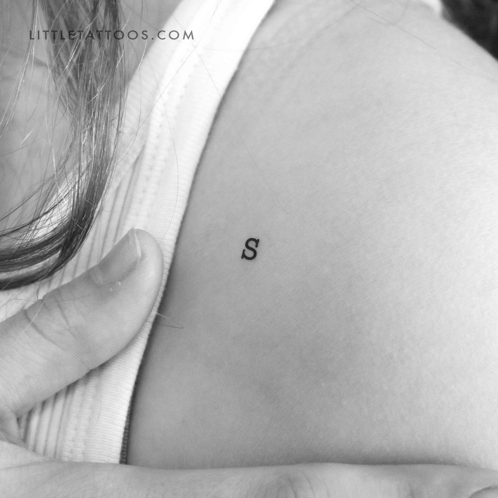 Tatuaje temporal de la letra S minúscula de máquina de escribir (juego de 3)