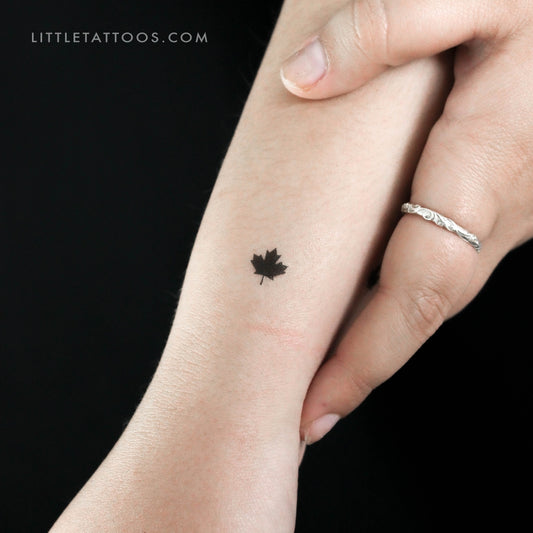 Tatuaje temporal de hoja de arce negra (juego de 3)
