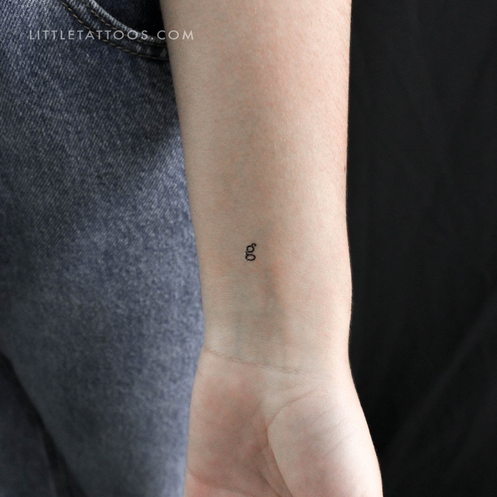 Tatuaje temporal de la letra G minúscula de máquina de escribir (juego de 3)