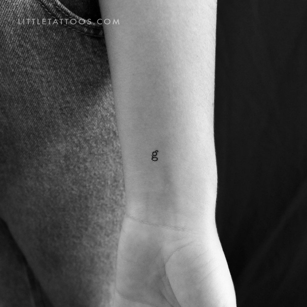 Tatuaje temporal de la letra G minúscula de máquina de escribir (juego de 3)
