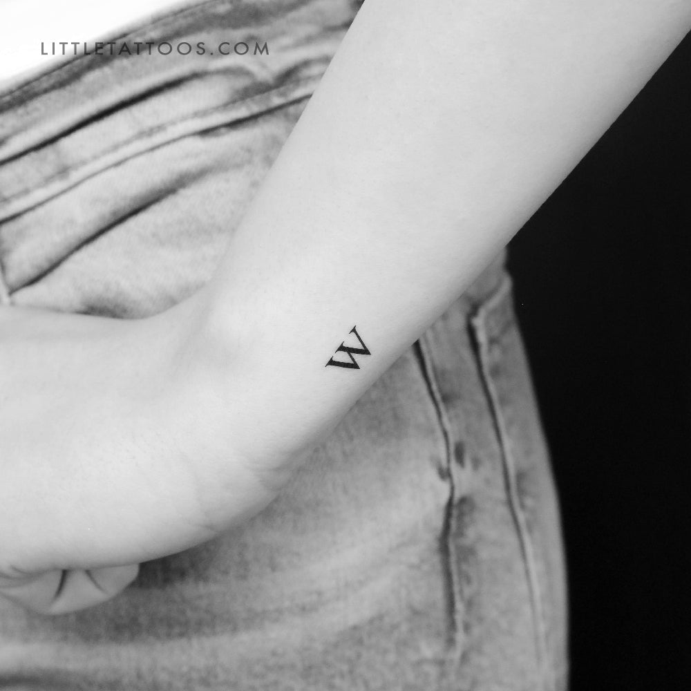 Tatuaje temporal de la letra W mayúscula con serifa - Juego de 3