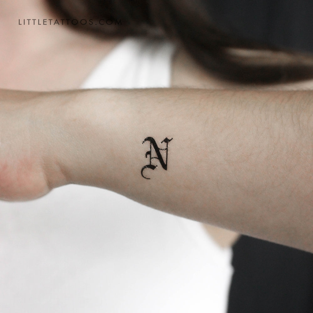 Tatuaje temporal de la letra N gótica - Juego de 3