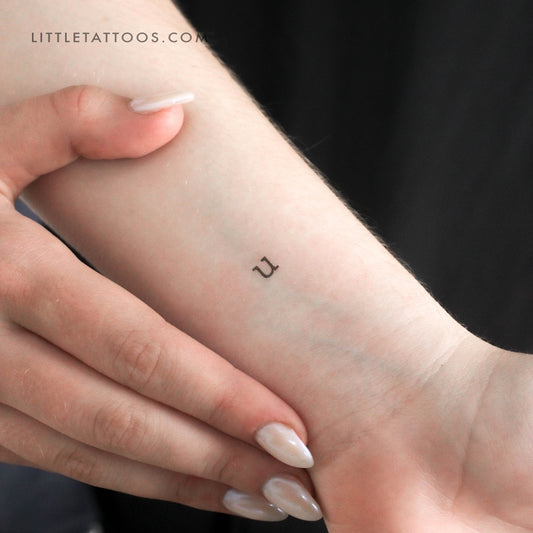 Tatuaje temporal de la letra U minúscula de máquina de escribir (juego de 3)