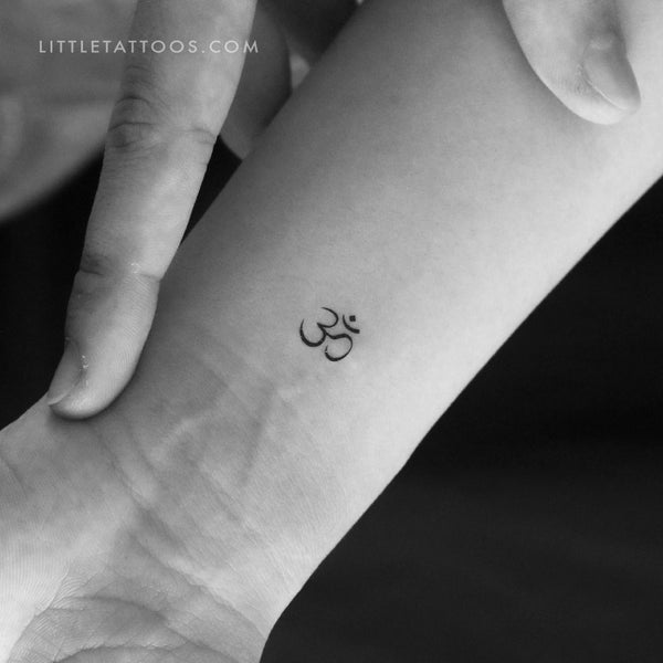 Tiny Fine Line Om Temporary Tattoo - Set of 3