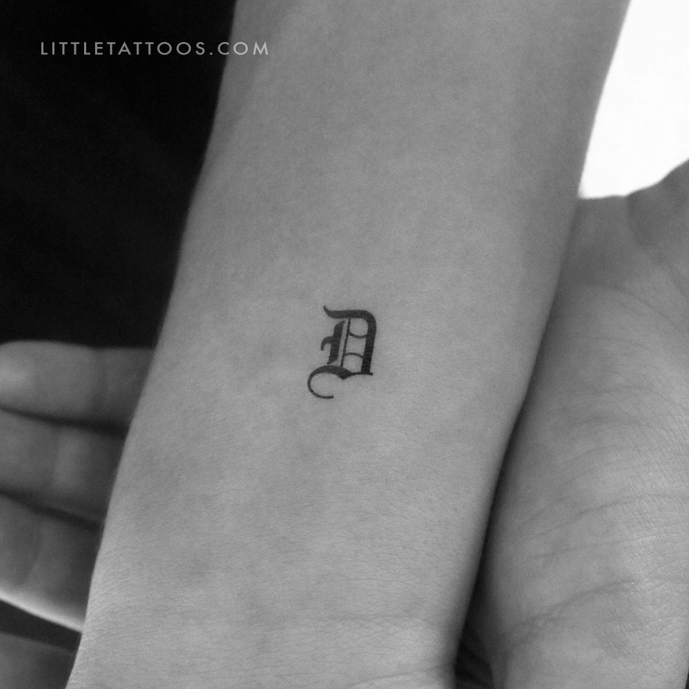 Tatuaje temporal de la letra D gótica - Juego de 3