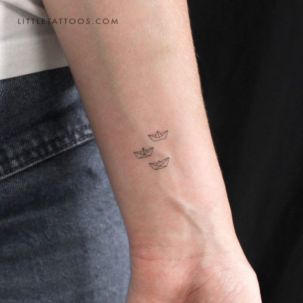 Tatuaje temporal de tres barquitos de papel (juego de 3)