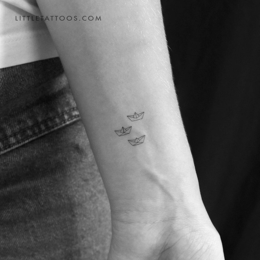 Tatuaje temporal de tres barquitos de papel (juego de 3)