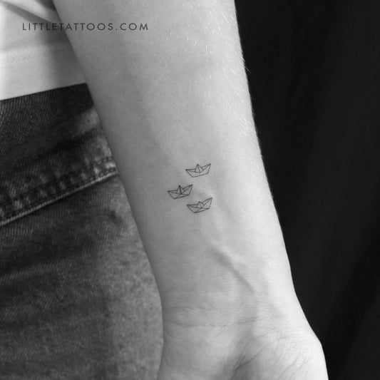 Tatuaje temporal de tres barquitos de papel (juego de 3)
