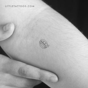 Old English Q Letter Outline Temporary Tattoo - Set of 3