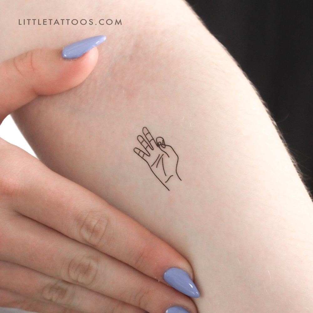 Tatuaje temporal de lenguaje de señas F - Juego de 3