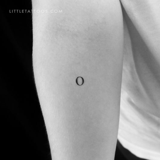Tatuaje temporal de la letra O mayúscula con serifa - Juego de 3
