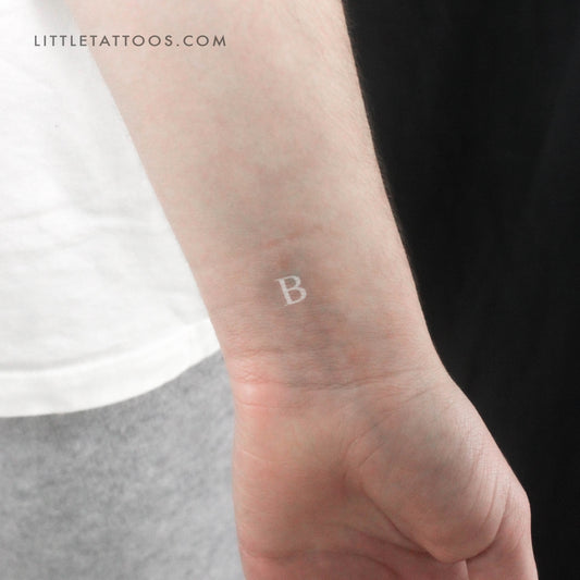 Tatuaje temporal con serifa B blanca - Juego de 3