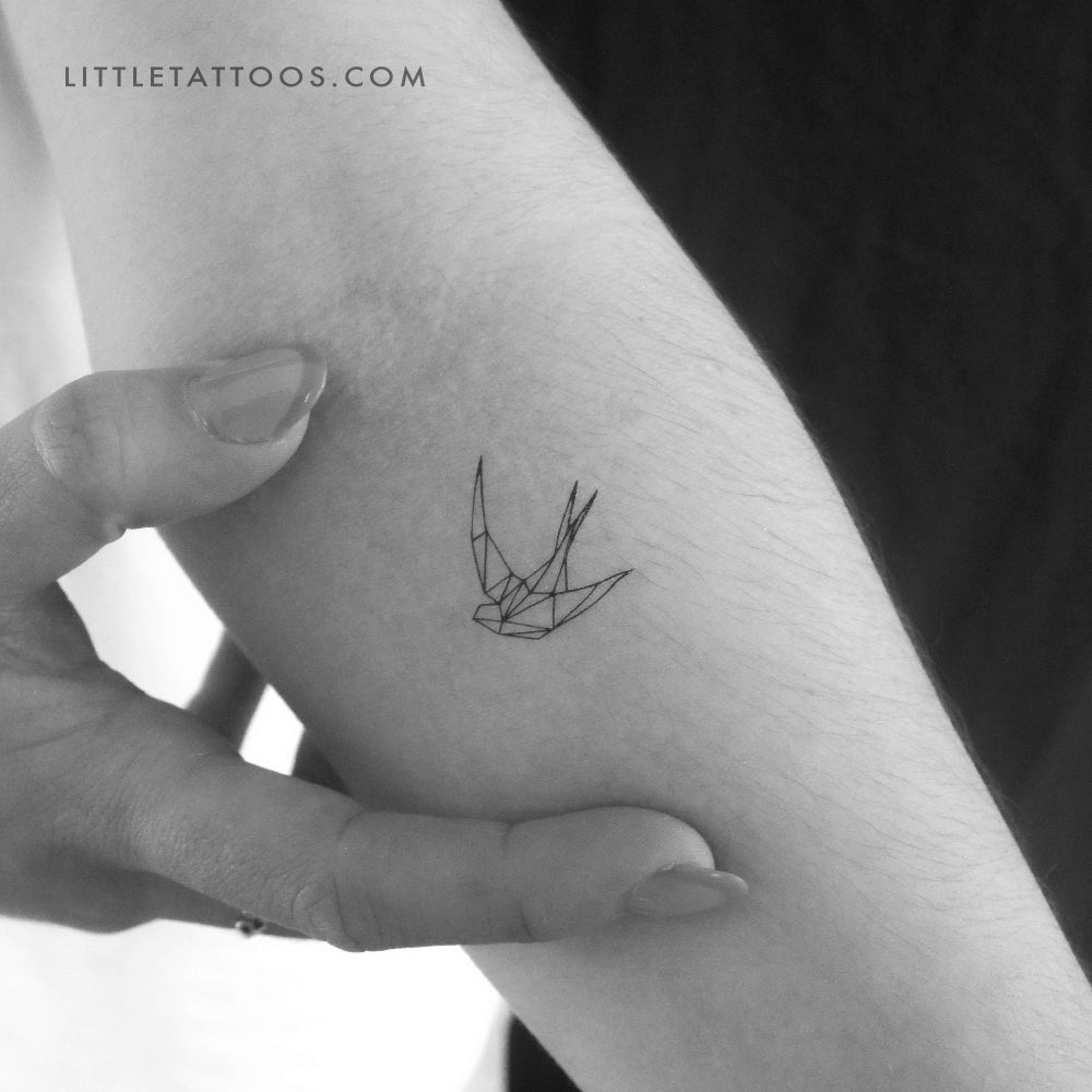 Tatuaje temporal de golondrina de baja poligonización (juego de 3)
