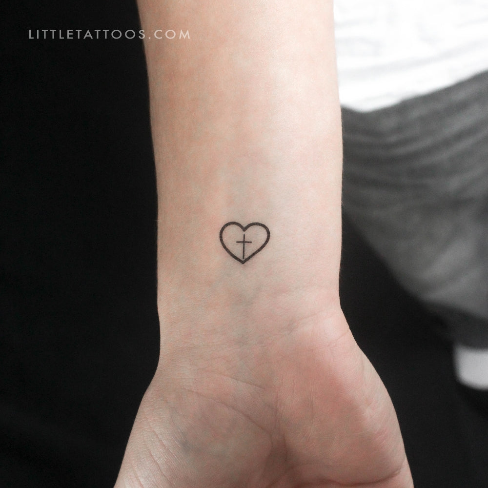 Tatuaje temporal de cruz de línea fina dentro de un corazón (juego de 3)