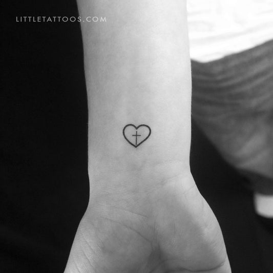 Tatuaje temporal de cruz de línea fina dentro de un corazón (juego de 3)