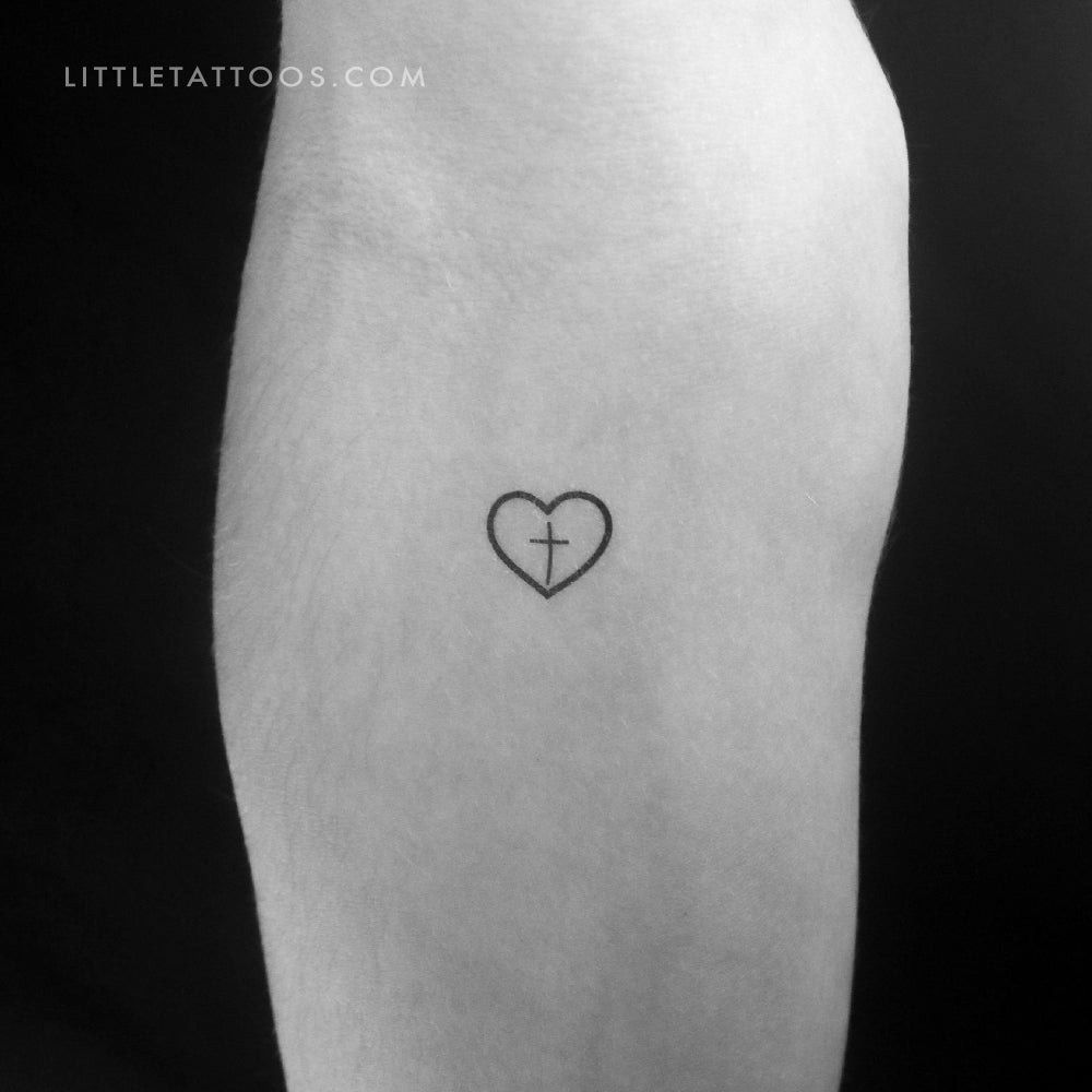 Tatuaje temporal de cruz de línea fina dentro de un corazón (juego de 3)