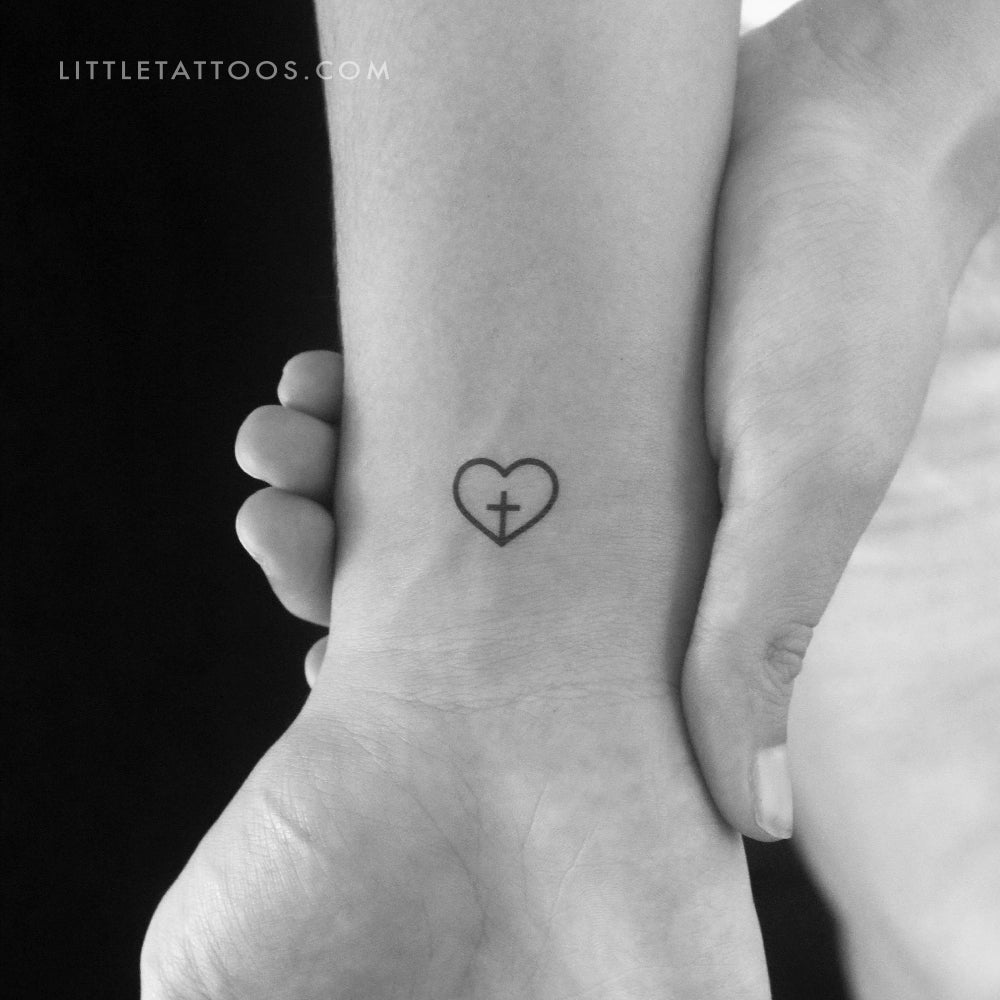 Tatuaje temporal de cruz dentro de un corazón (juego de 3)