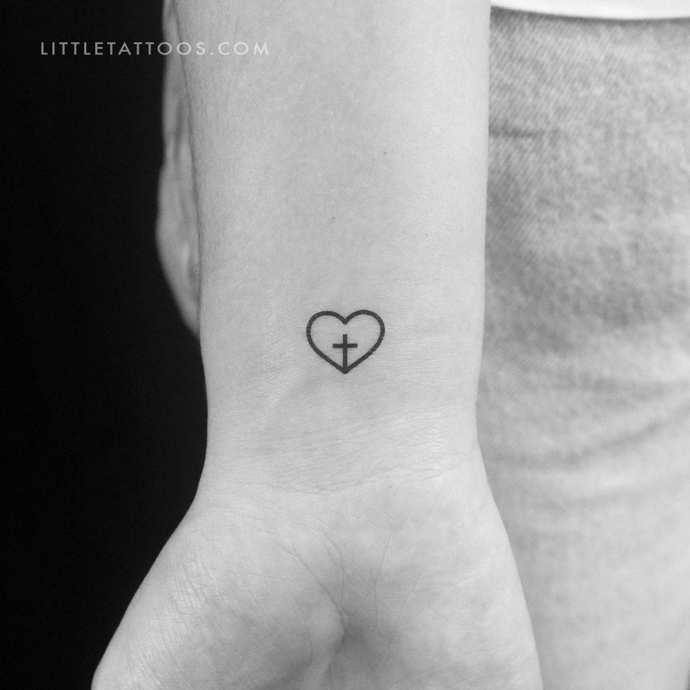 Tatuaje temporal de cruz dentro de un corazón (juego de 3)