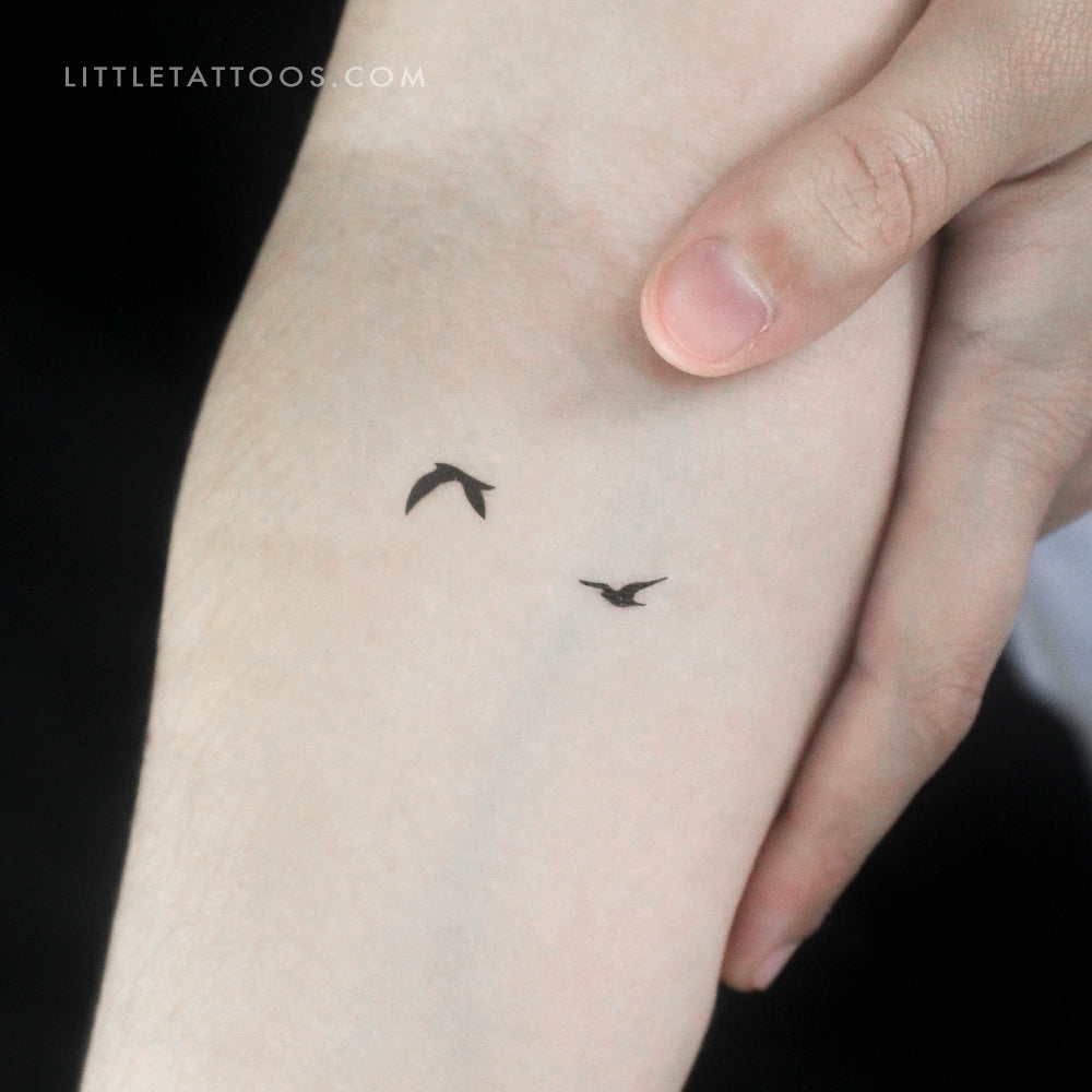 Tatuaje temporal de dos pájaros volando - Juego de 3