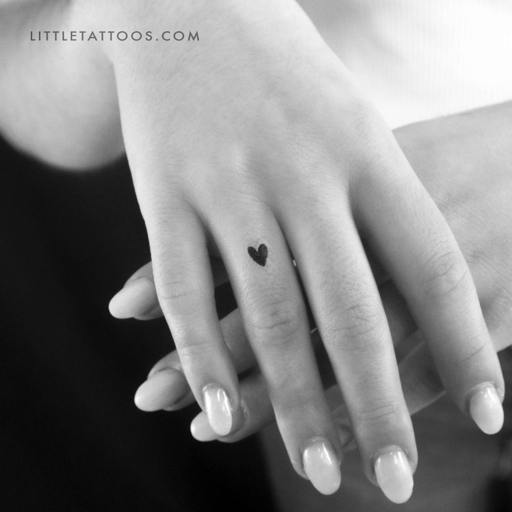 Tatuaje temporal de corazón negro pequeño (juego de 3)