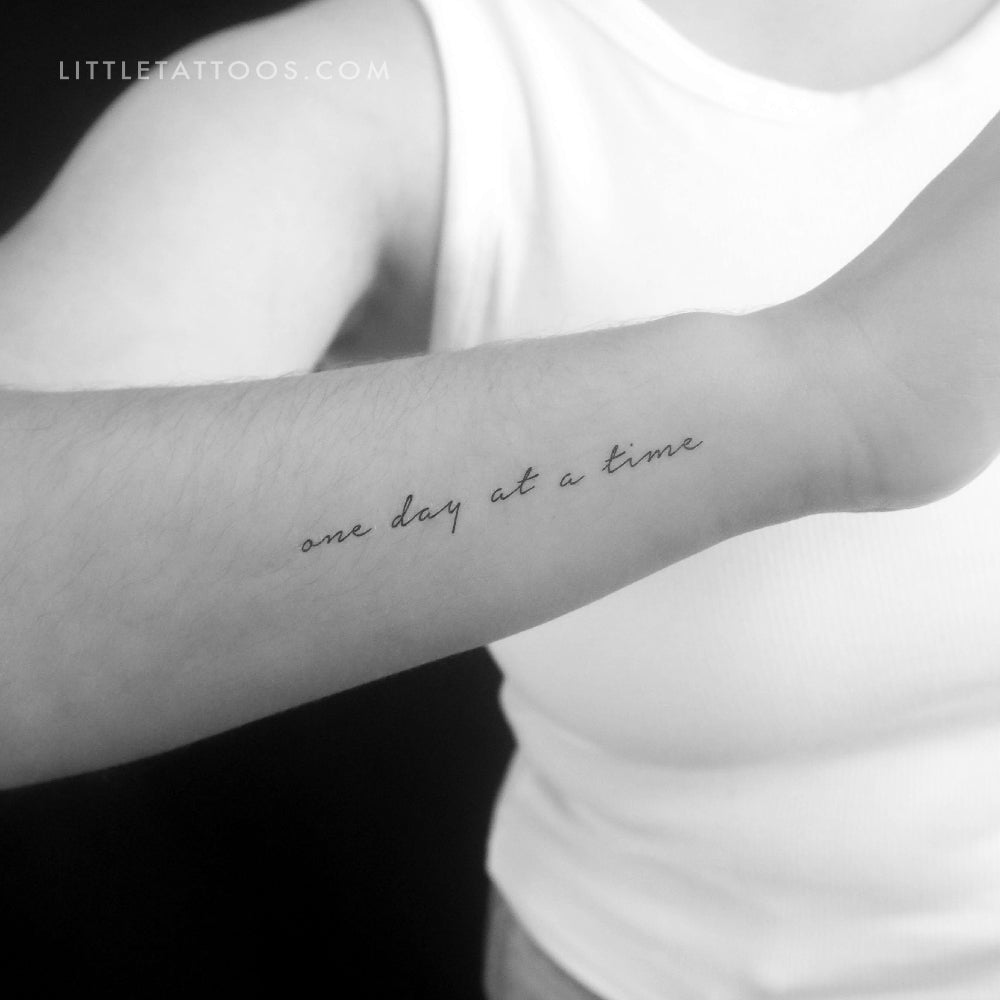 Tatuaje temporal "Un día a la vez" - Juego de 3