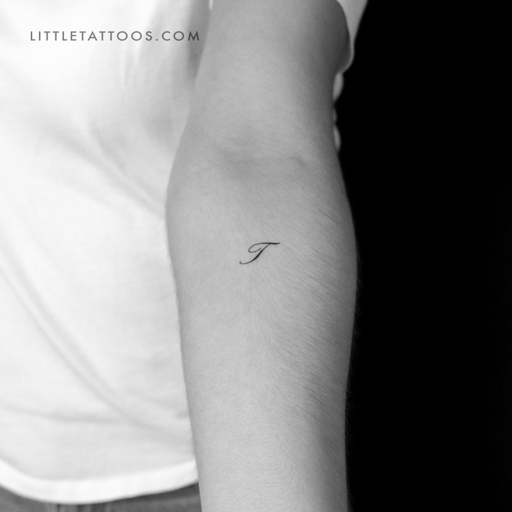 Tatuaje temporal con letra T cursiva (juego de 3)