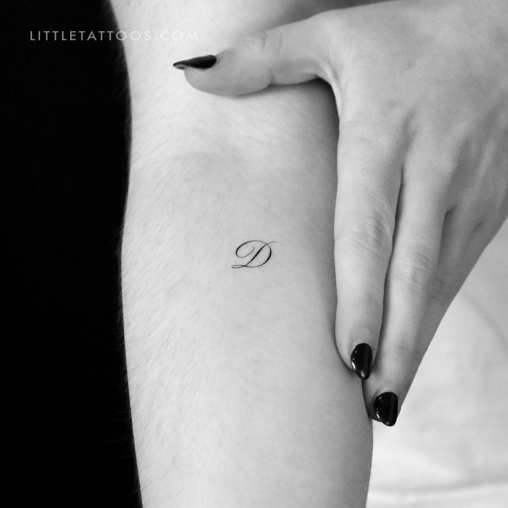 Tatuaje temporal con la letra D (juego de 3)