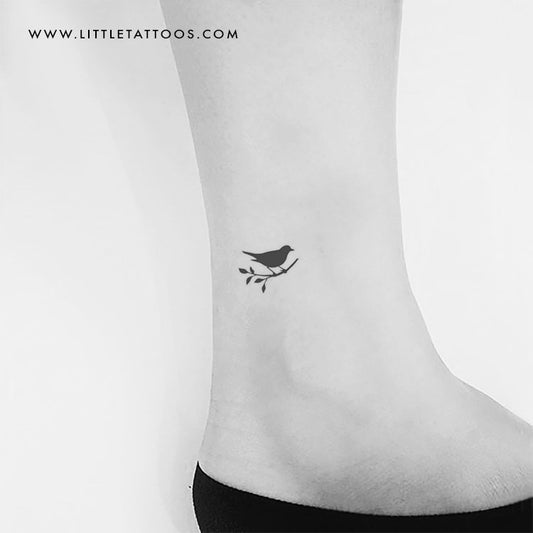 Tatuaje temporal de pájaro pequeño en una rama (juego de 3)